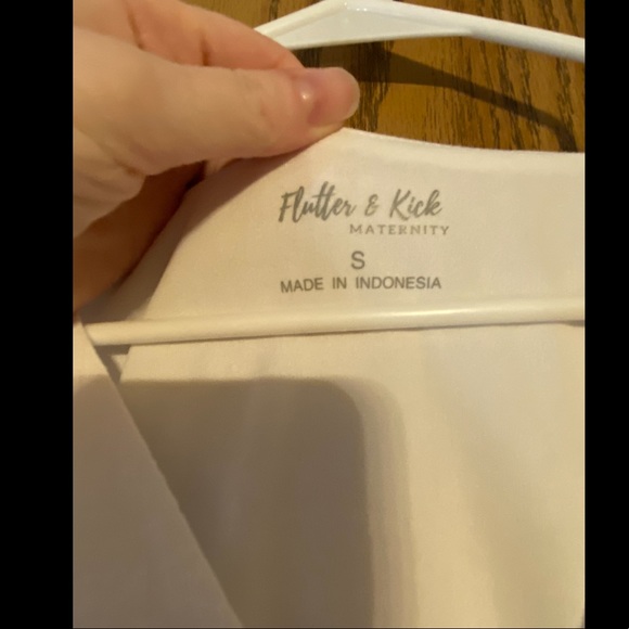 Flutter and Kick maternity gown - Picture 2 of 5